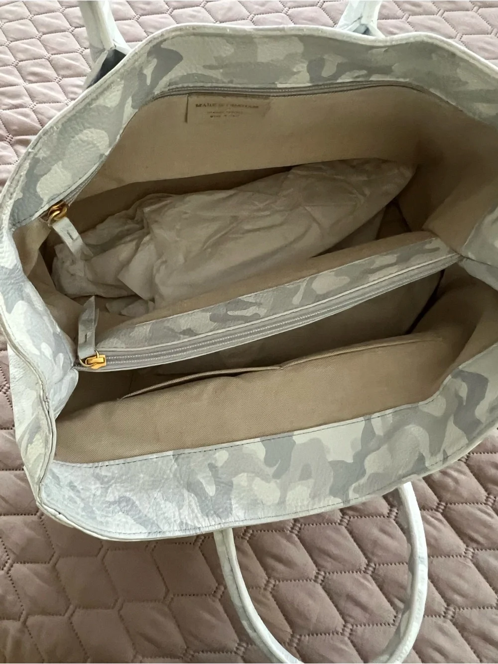 Mark& Graham Elisabetta Slouch Bag /Camo